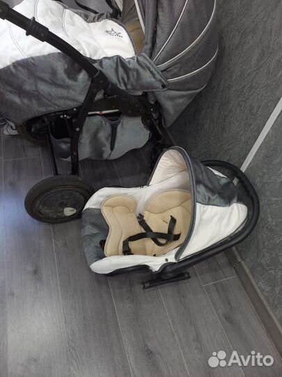 Коляска zippy 3 в 1