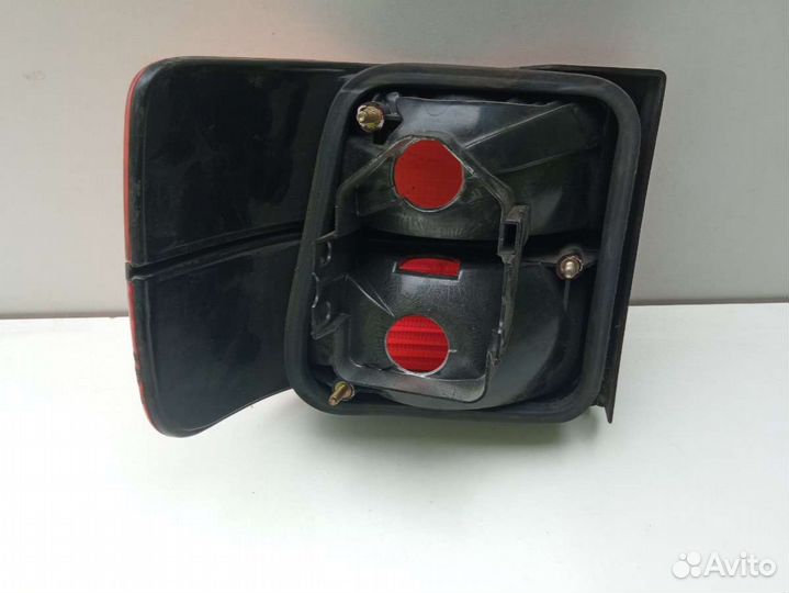 Фонарь задний правый Volkswagen Vento