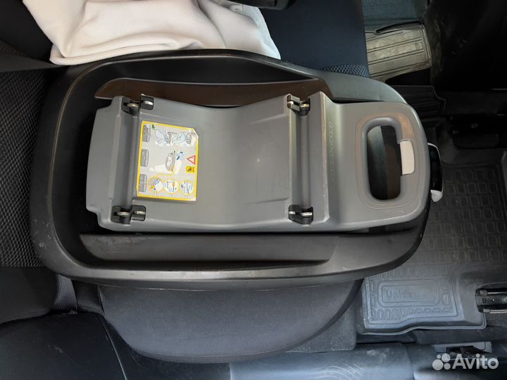 База maxi cosi family fix