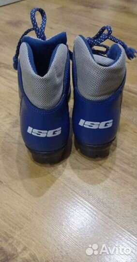 Лыжные ботинки