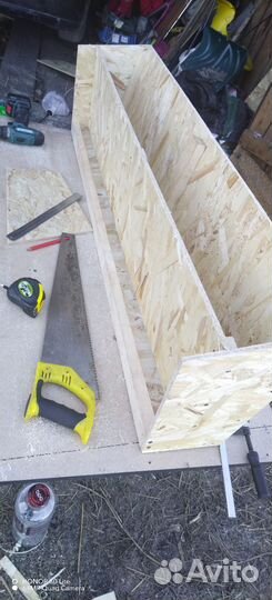 Бункерная кормушка для кур, бройлеров и др птицы