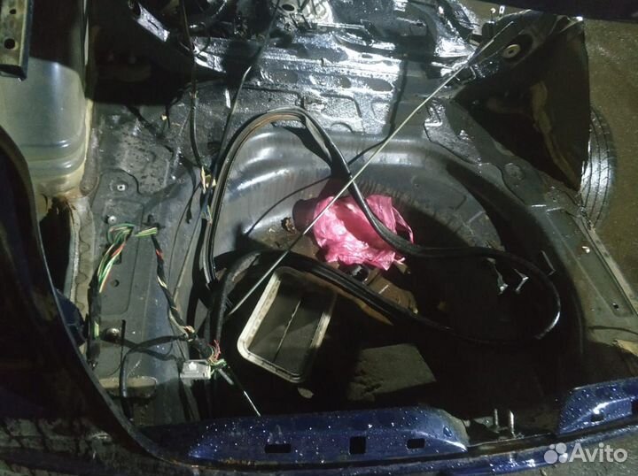 Ниша запасного колеса для Toyota Avensis T250