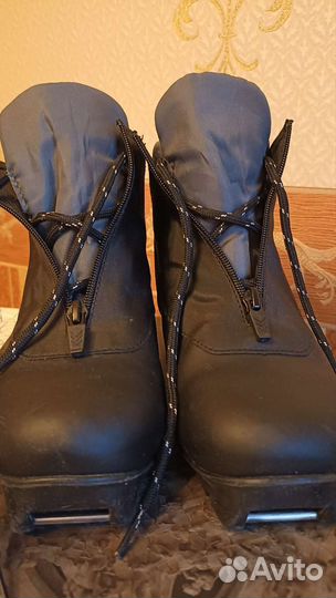 Лыжные ботинки классические