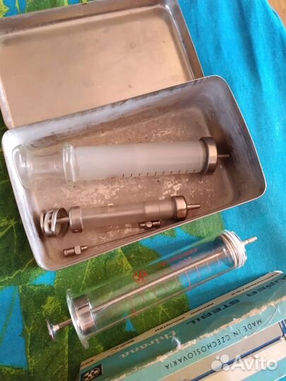 Стерилизатор и шприц СССР