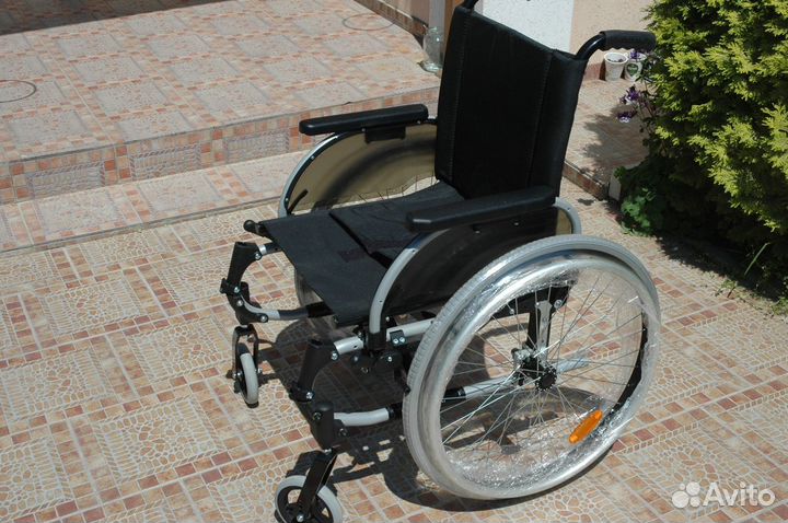 Кресло коляска для инвалидов
