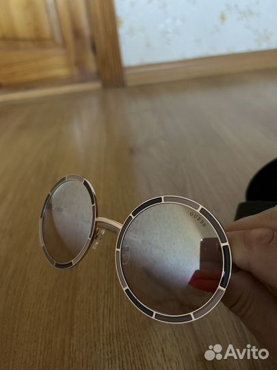 Продаю очки guess (оригинал)