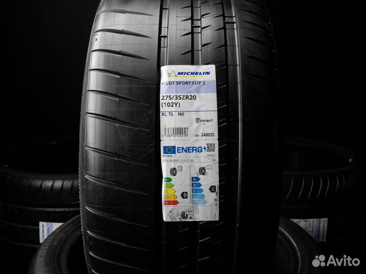 Michelin Pilot Sport Cup 2 335/30 R21 и 275/35 R20 116Y