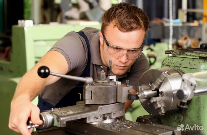 Токарь универсал вахта
