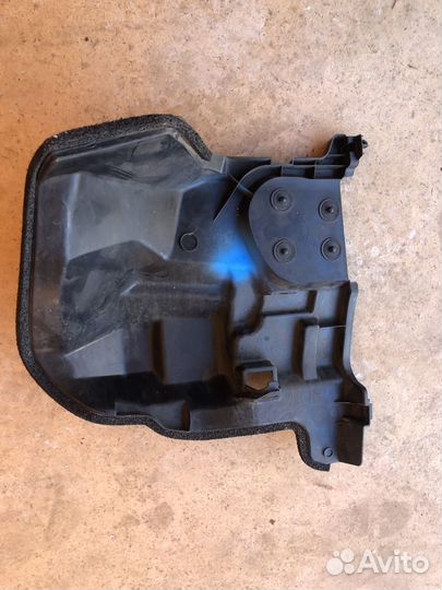 Дефлектор радиатора правый Lехus rх450h