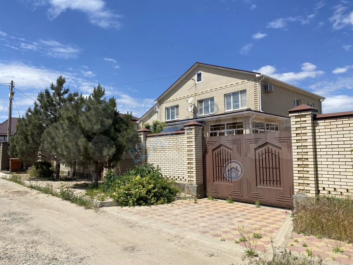 Дом 349,8 м² на участке 6,26 га