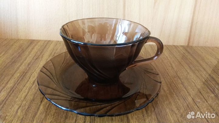 Посуда из черного стекла