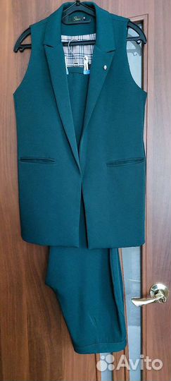Костюм женский