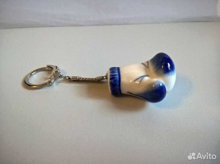 Брелок для ключей боксерская перчатка фарфор гжель