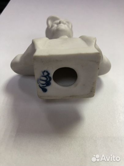 Бюст Маяковский