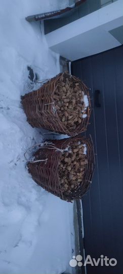 Корзина для елки, с шишками