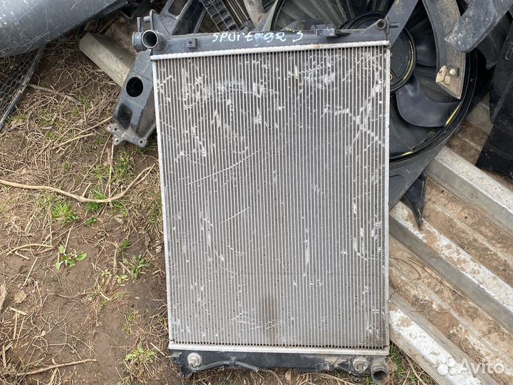 Радиатор охлаждения Kia Sportage 3