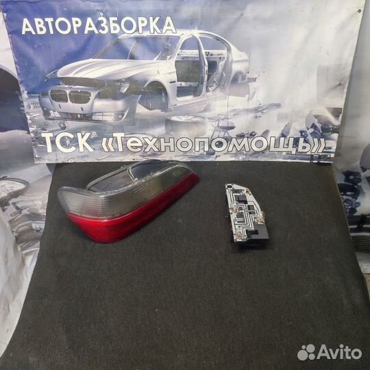 Левый фонарь Peugeot 406
