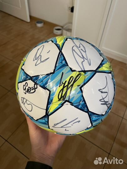 Футбольный мяч с автографами сборной России