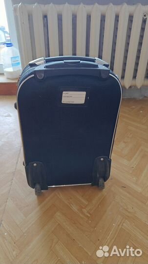 Чемодан на колесах