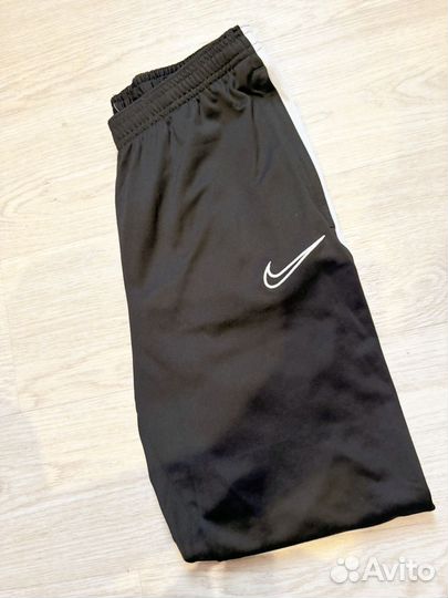 Спортивные штаны nike