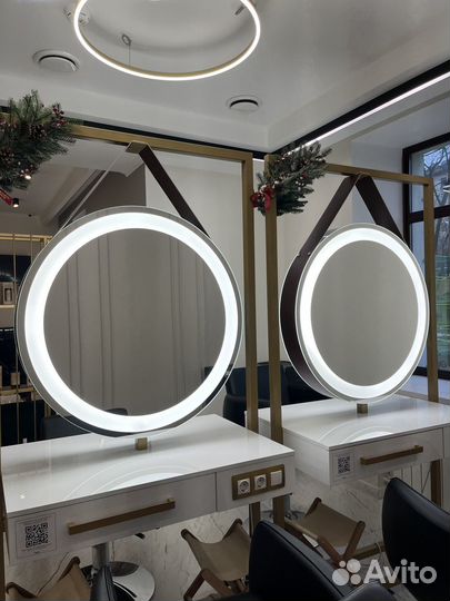 Зеркало с подсветкой на колесах
