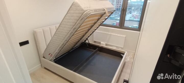 Кровать двухспальная с подьемным механизмом