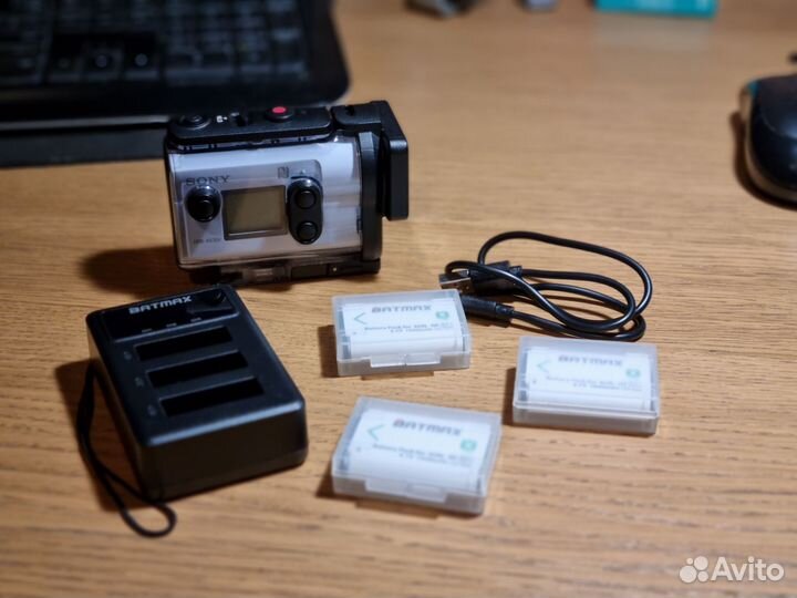 Экшин камера Sony HDR-AS300