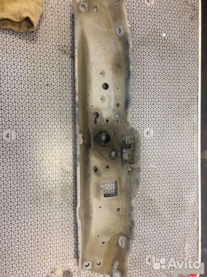 Верхняя планка телевизора Opel Astra H Z16XER