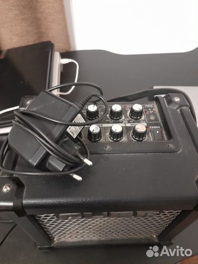 Комбоусилитель Roland micro cube GX