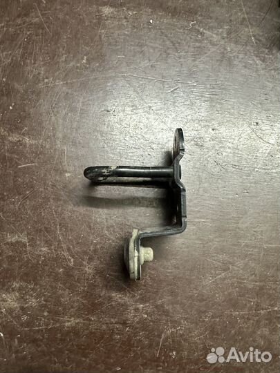 Пластина защелки капота Scania 6 2507898