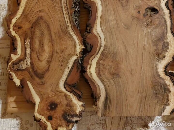 Панно из спилов дерева