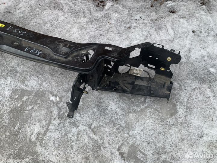 Volvo XC90 телевизор передняя панель