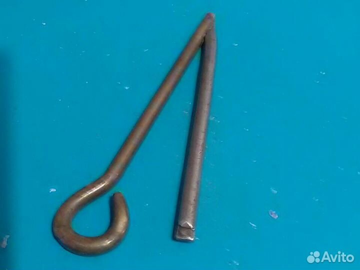 Старые инструменты. Тиски маленькие