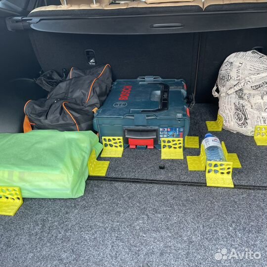 Автомобильный держатель универсальный в багажник