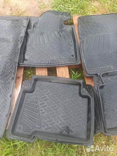 Комплект ковриков Hyundai Santa Fe dm