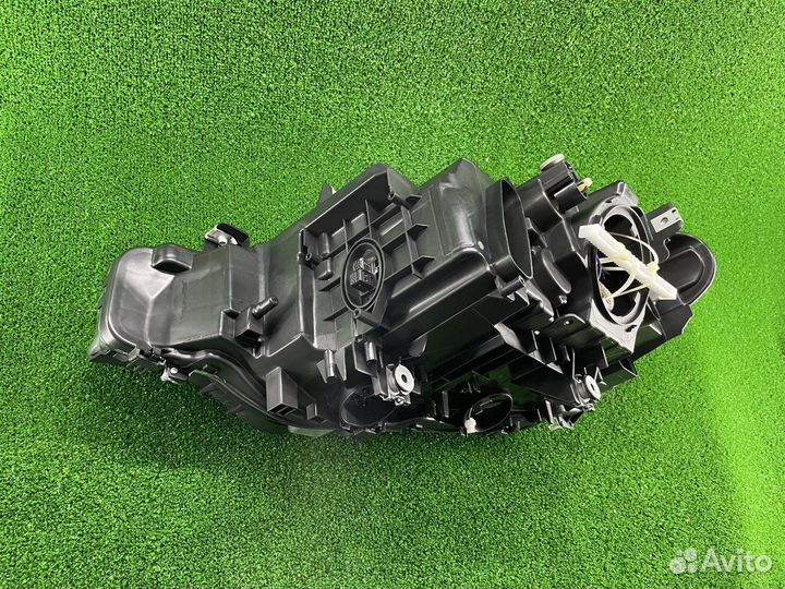 Фара правая BMW F30 12-16 Ксенон