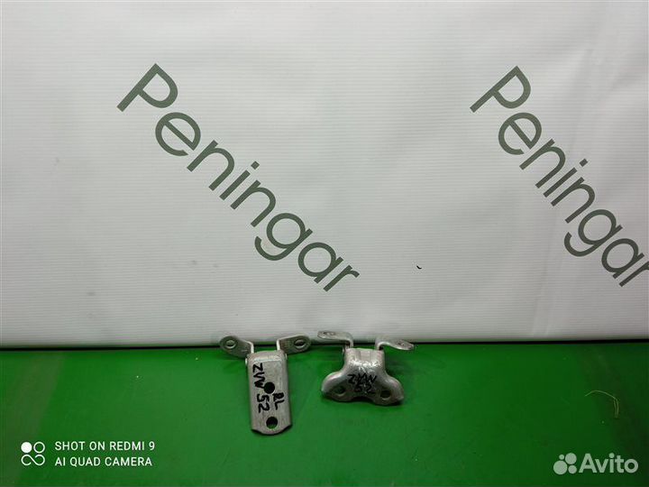 Петля двери задняя левая Toyota Prius Phv ZVW52