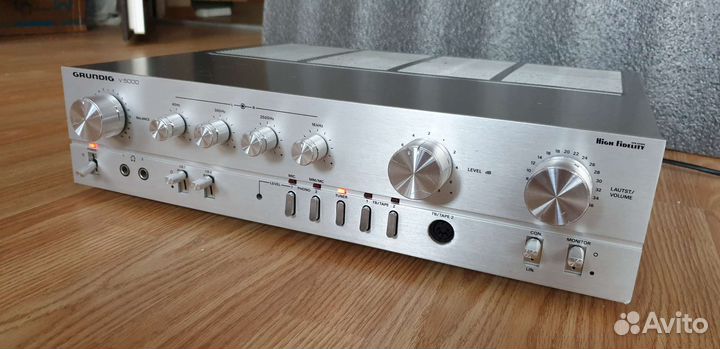 Grundig V 5000