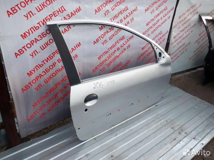 Дверь передняя правая Пежо 206 купе