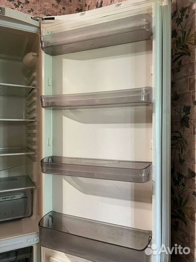 Холодильник Аристон