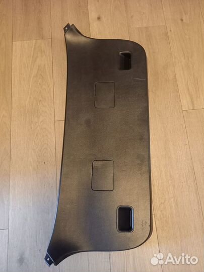 Обшивка крышки багажника toyota corolla