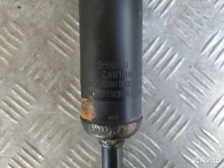 Амортизатор подвески передний правый Toyota Prado