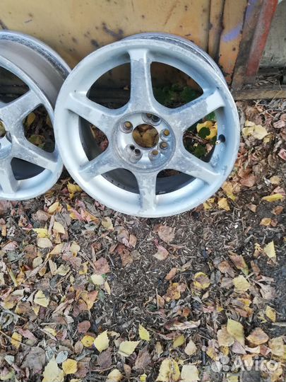 Продам литые диски универсальные