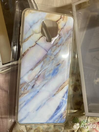 Чехлы на телефон