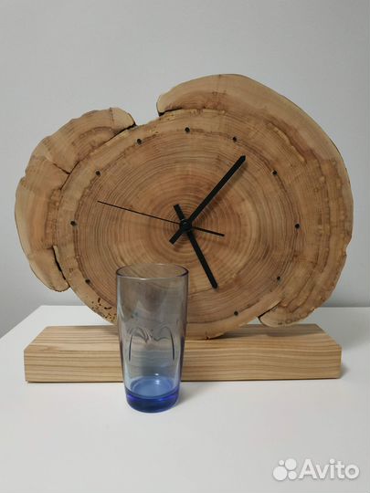 Часы из спила дерева настольные