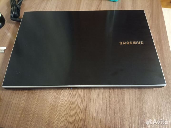 Ноутбук samsung np300v5a 4ядра, 4гига, 240ssd