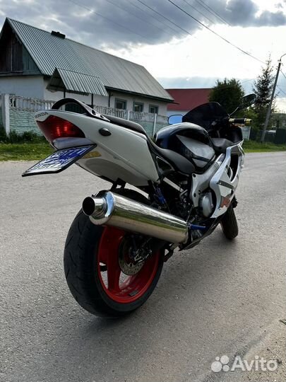 Хонда CBR 600F4
