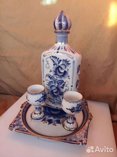 Графин с рюмками гжель