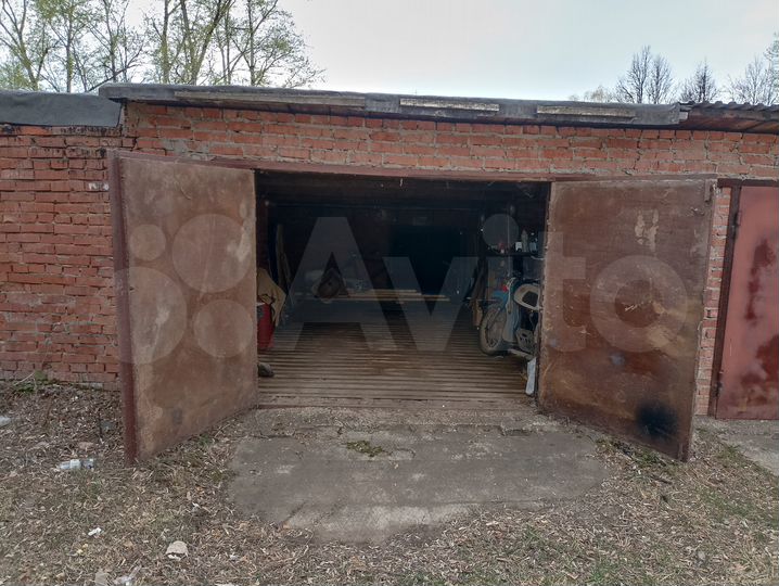 Гараж, > 30 м²