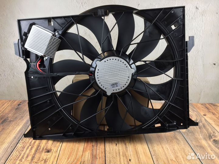 Вентилятор Mercedes W211 W216 W221